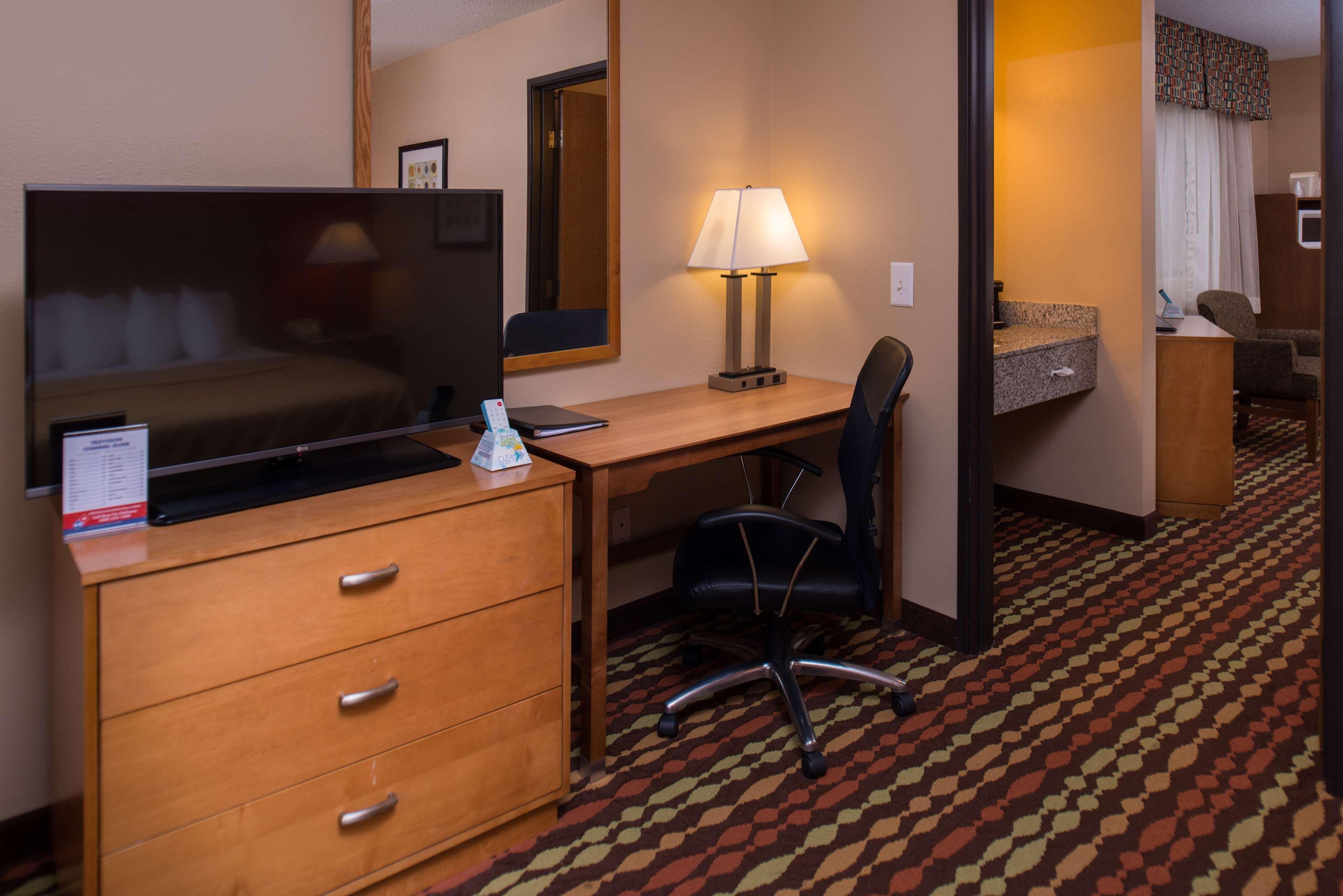 Best Western Ambassador Inn & Suites Wisconsin Dells Εξωτερικό φωτογραφία