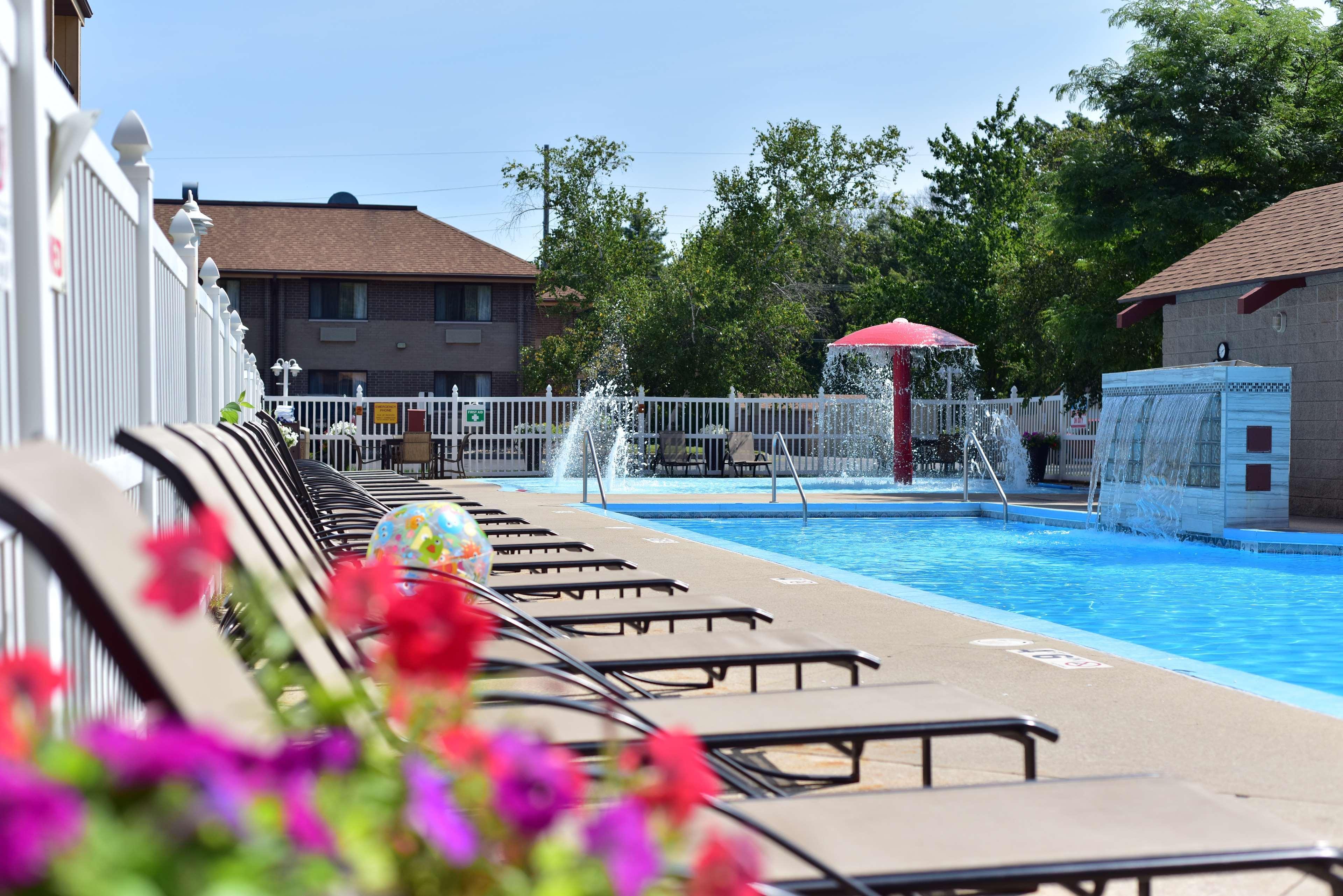 Best Western Ambassador Inn & Suites Wisconsin Dells Εξωτερικό φωτογραφία
