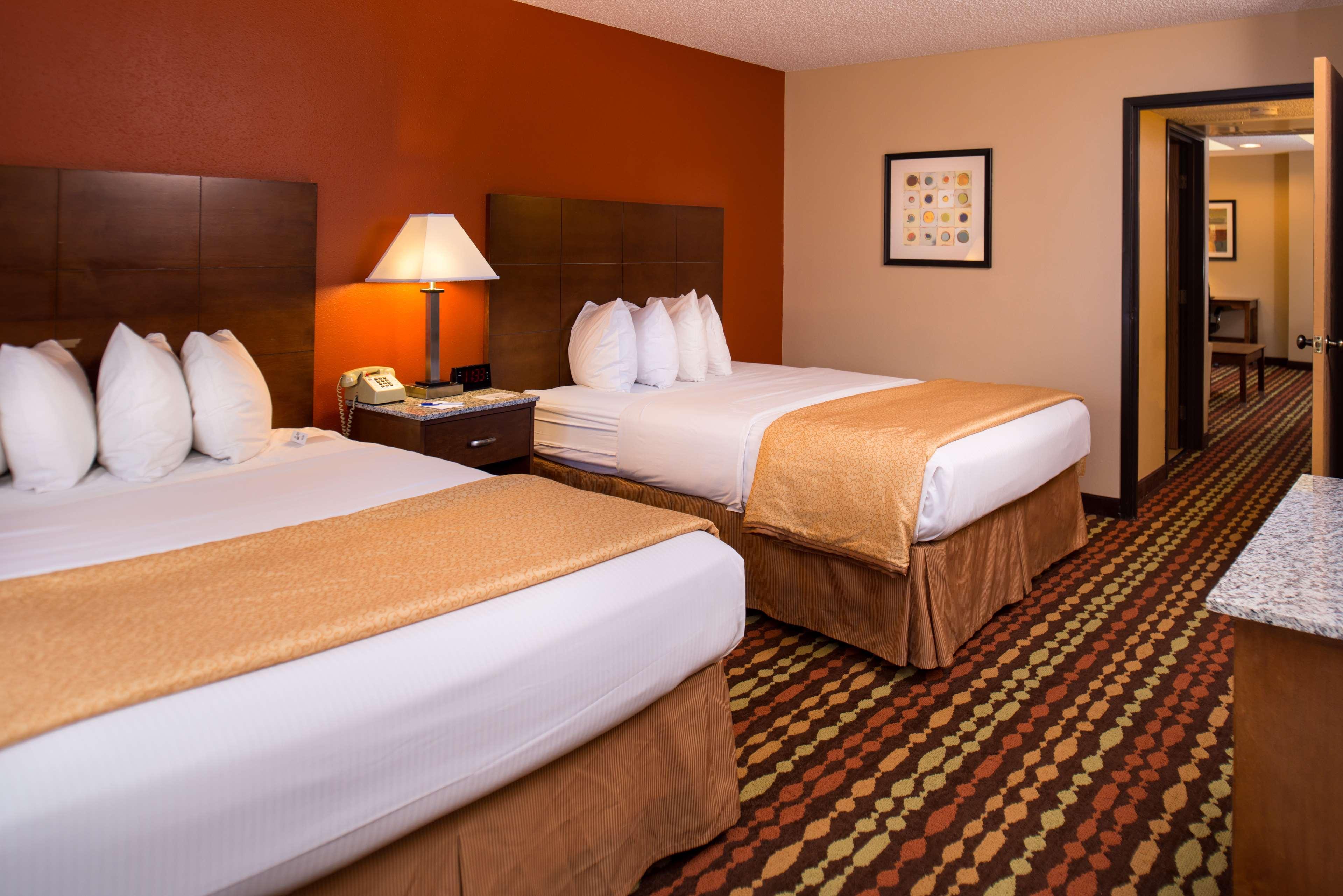 Best Western Ambassador Inn & Suites Wisconsin Dells Εξωτερικό φωτογραφία