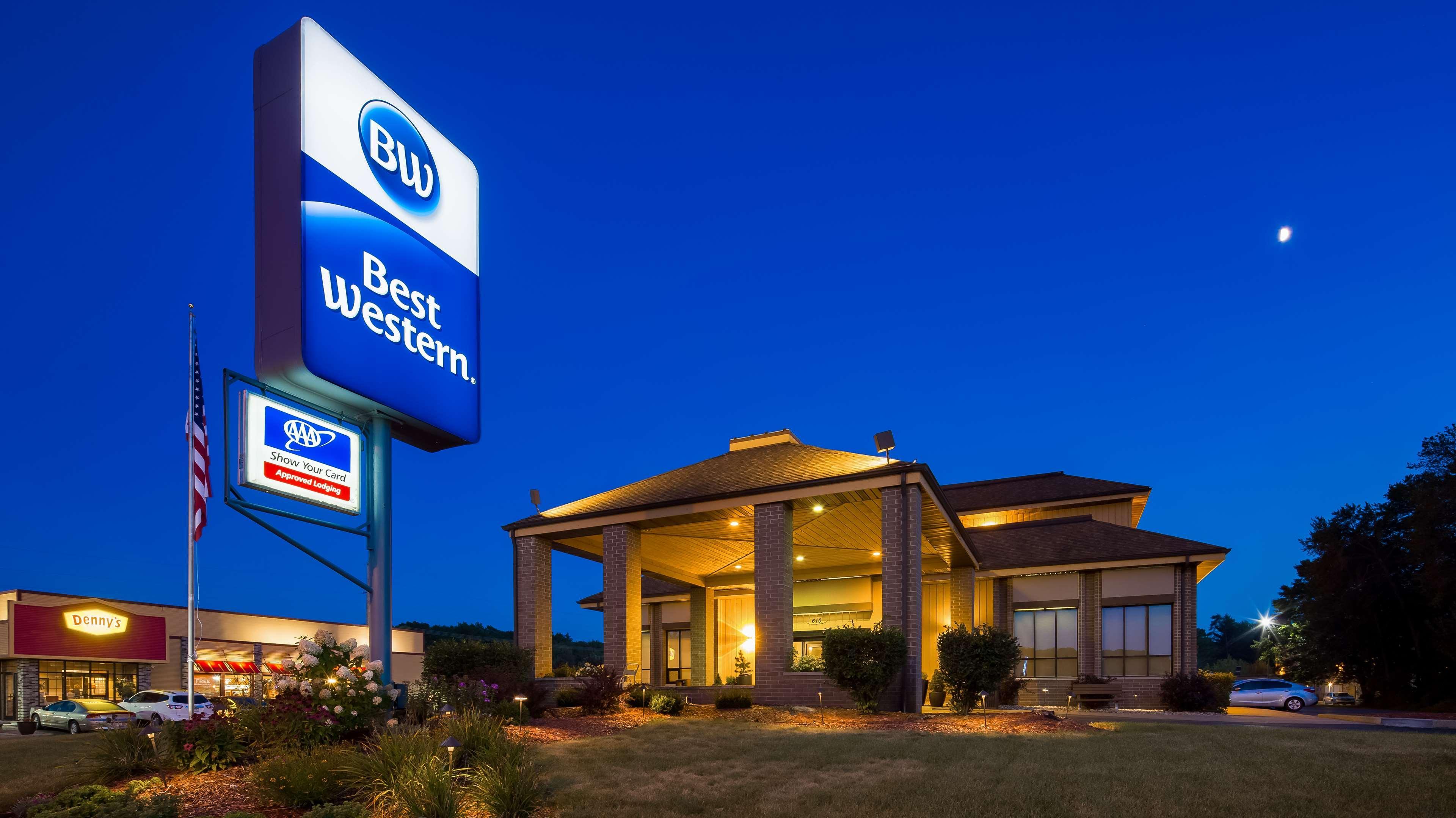 Best Western Ambassador Inn & Suites Wisconsin Dells Εξωτερικό φωτογραφία