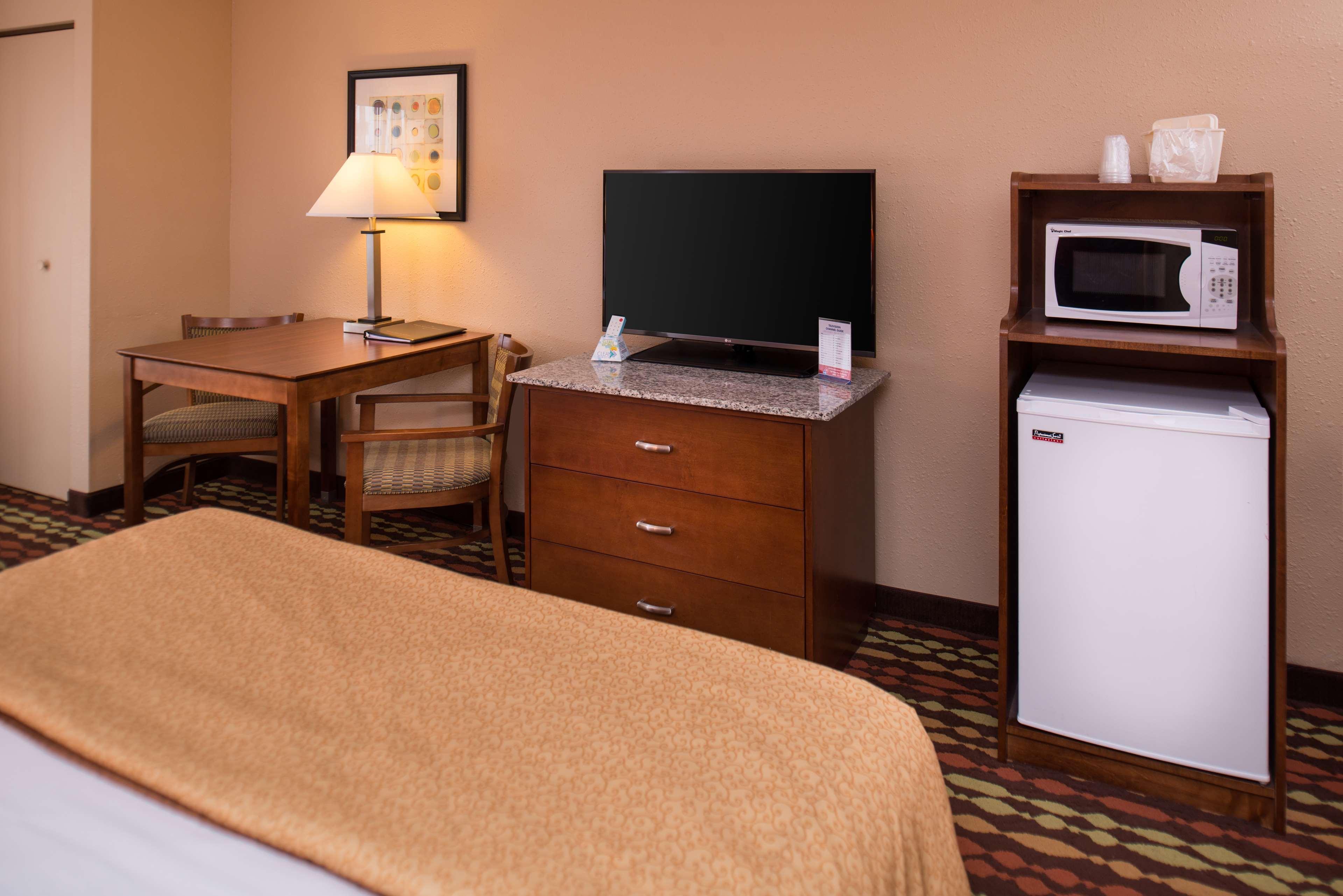 Best Western Ambassador Inn & Suites Wisconsin Dells Εξωτερικό φωτογραφία