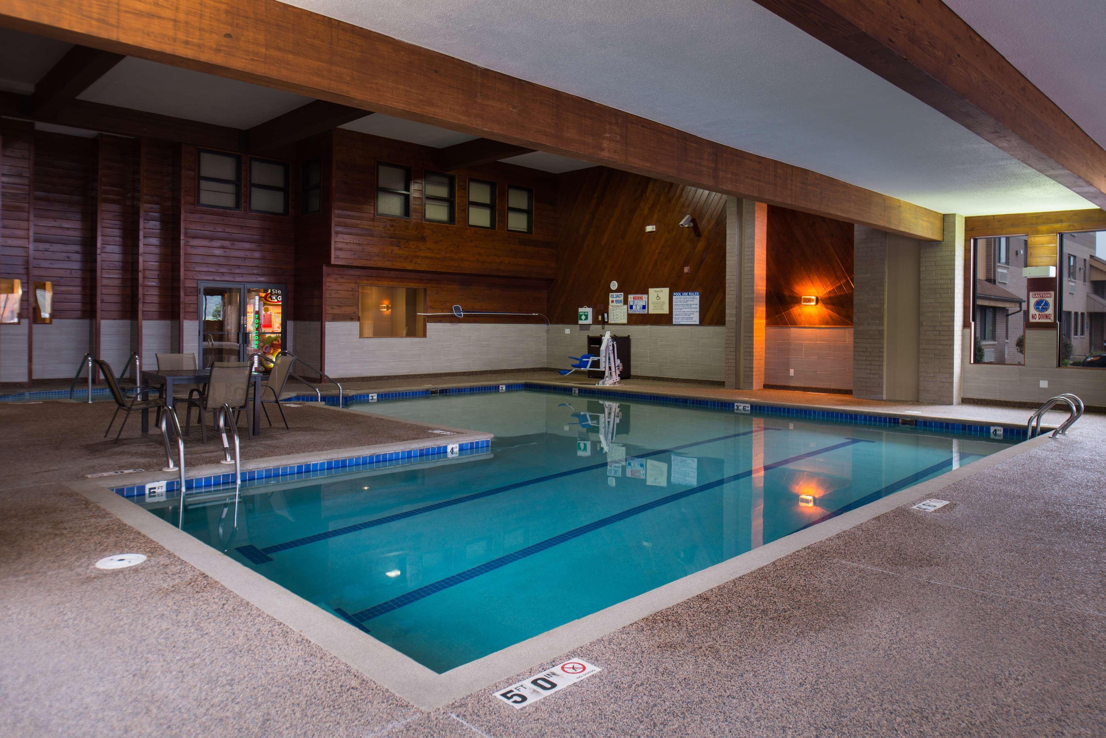 Best Western Ambassador Inn & Suites Wisconsin Dells Εξωτερικό φωτογραφία