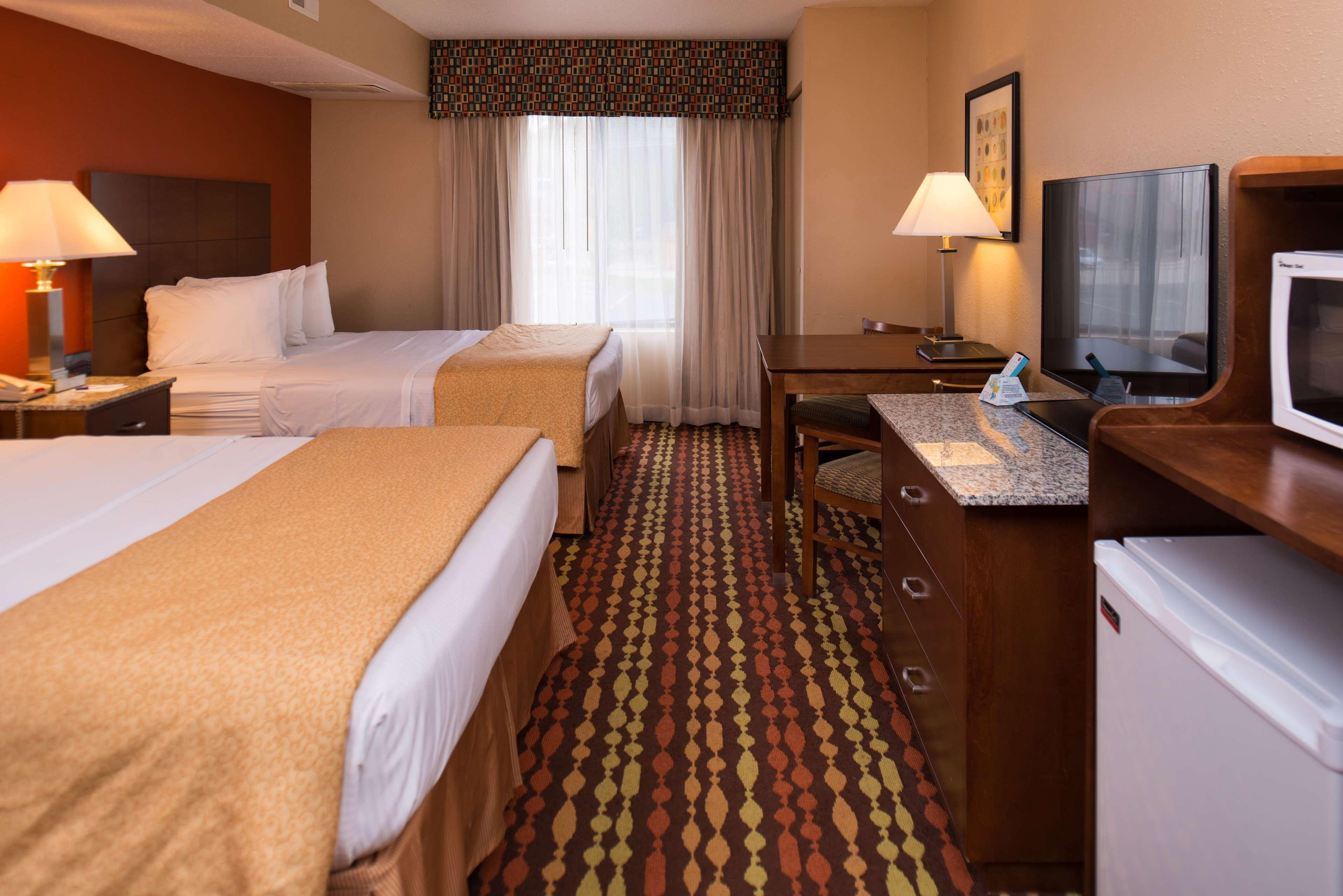Best Western Ambassador Inn & Suites Wisconsin Dells Εξωτερικό φωτογραφία