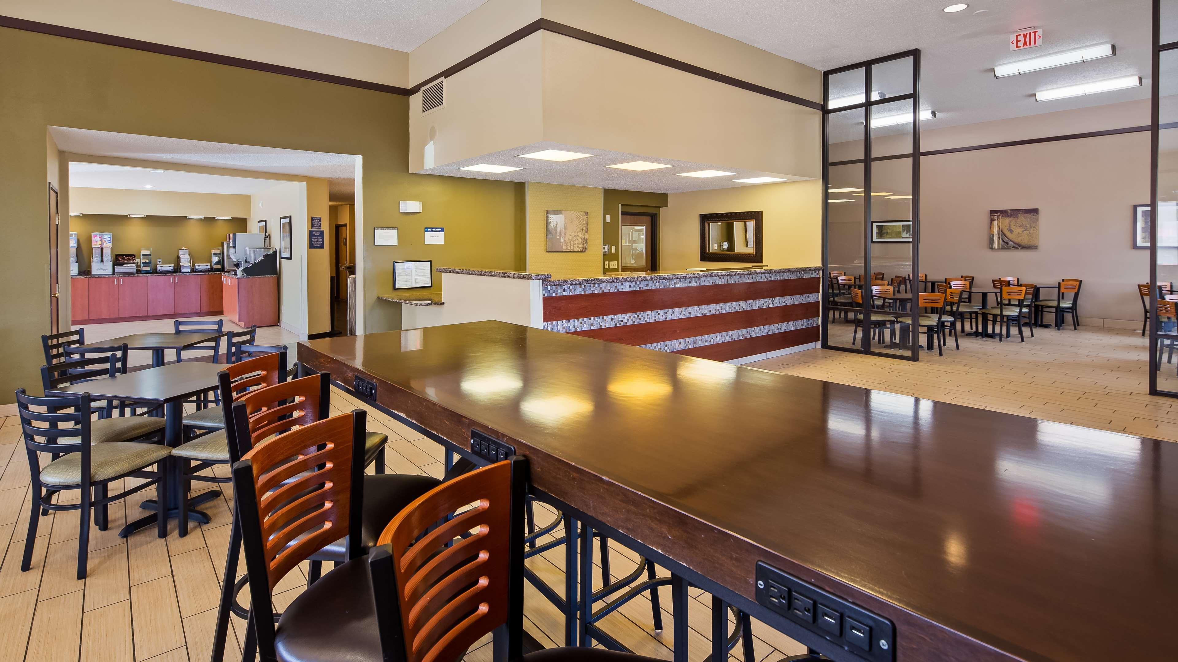 Best Western Ambassador Inn & Suites Wisconsin Dells Εξωτερικό φωτογραφία