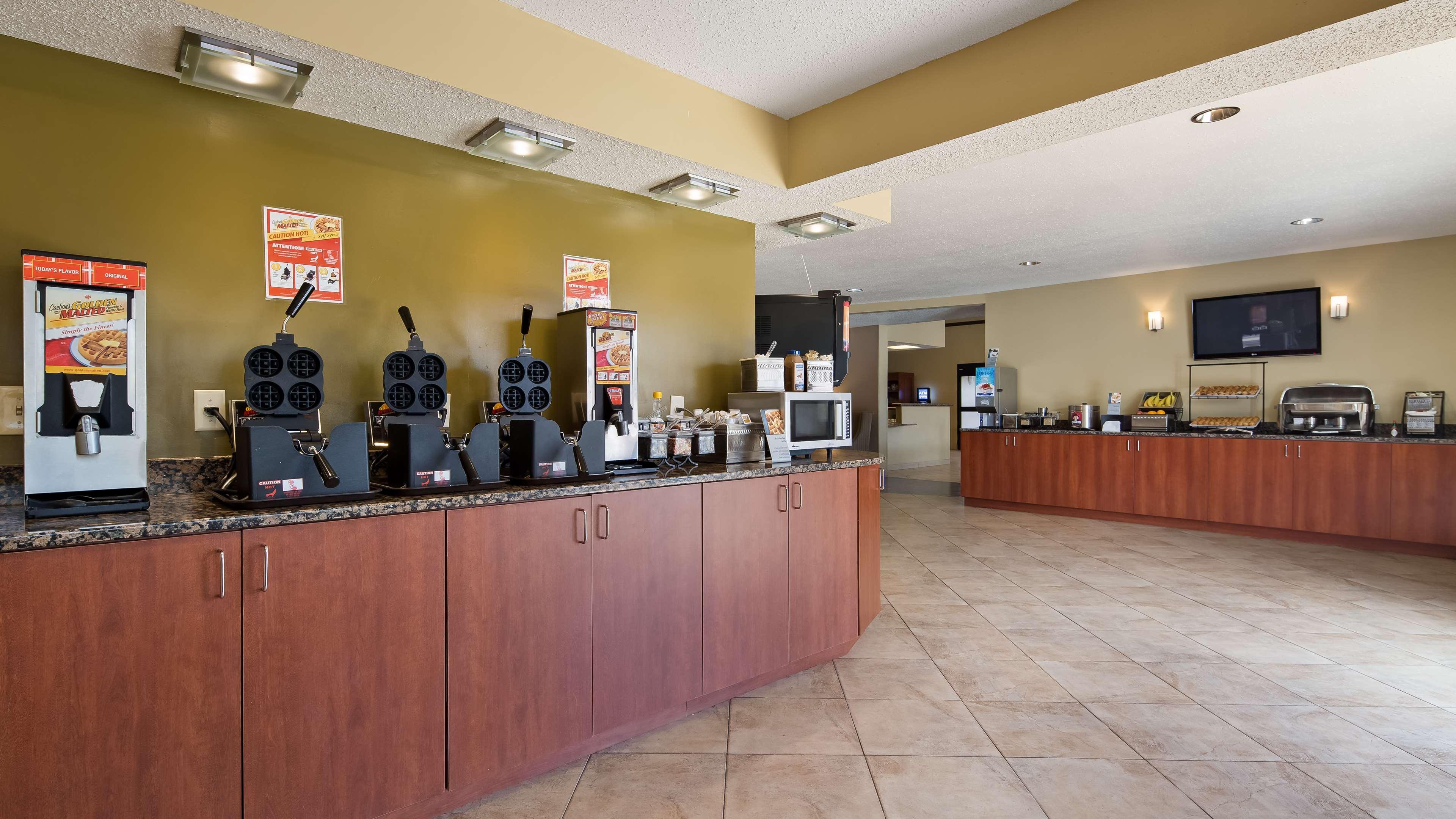 Best Western Ambassador Inn & Suites Wisconsin Dells Εξωτερικό φωτογραφία