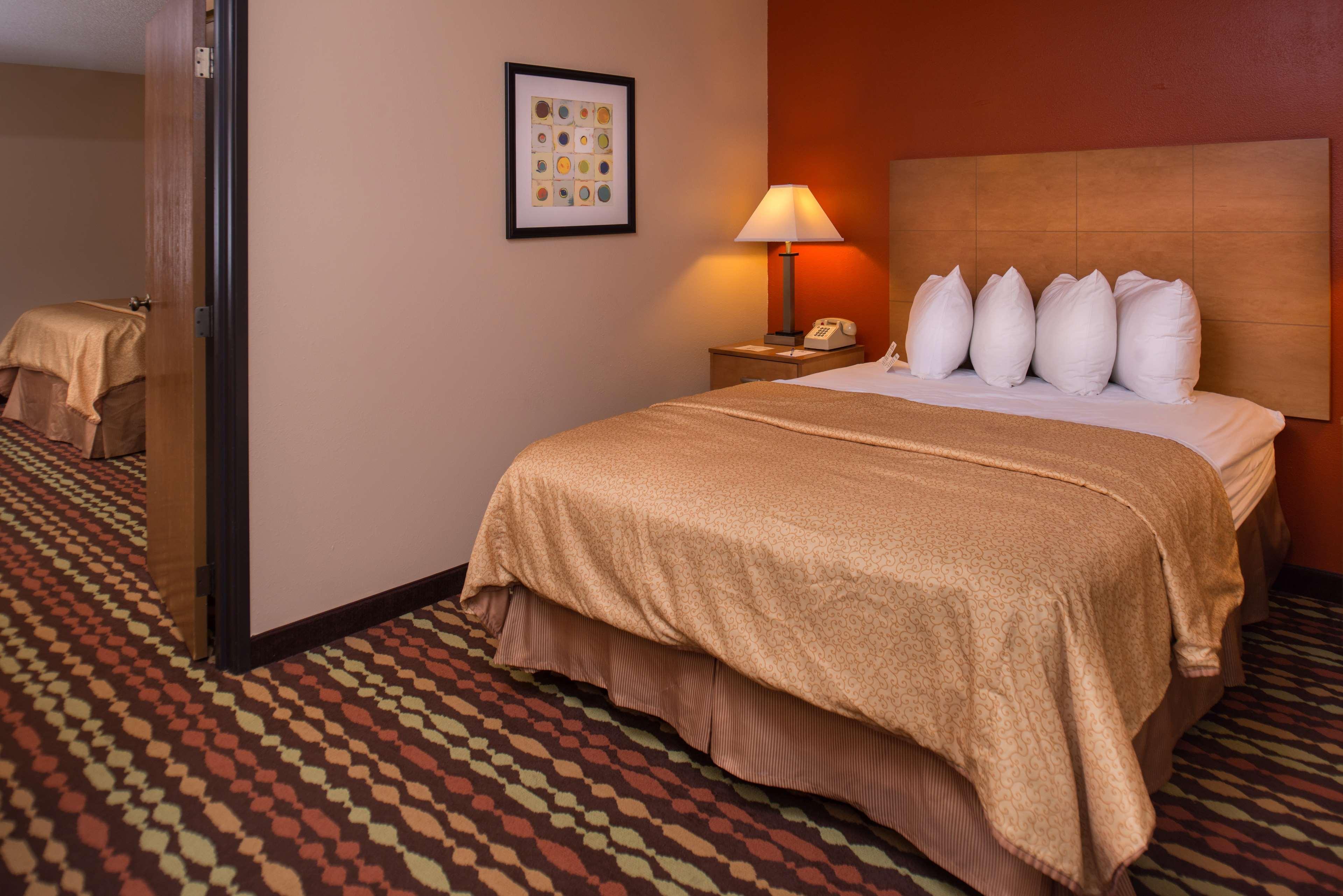 Best Western Ambassador Inn & Suites Wisconsin Dells Εξωτερικό φωτογραφία