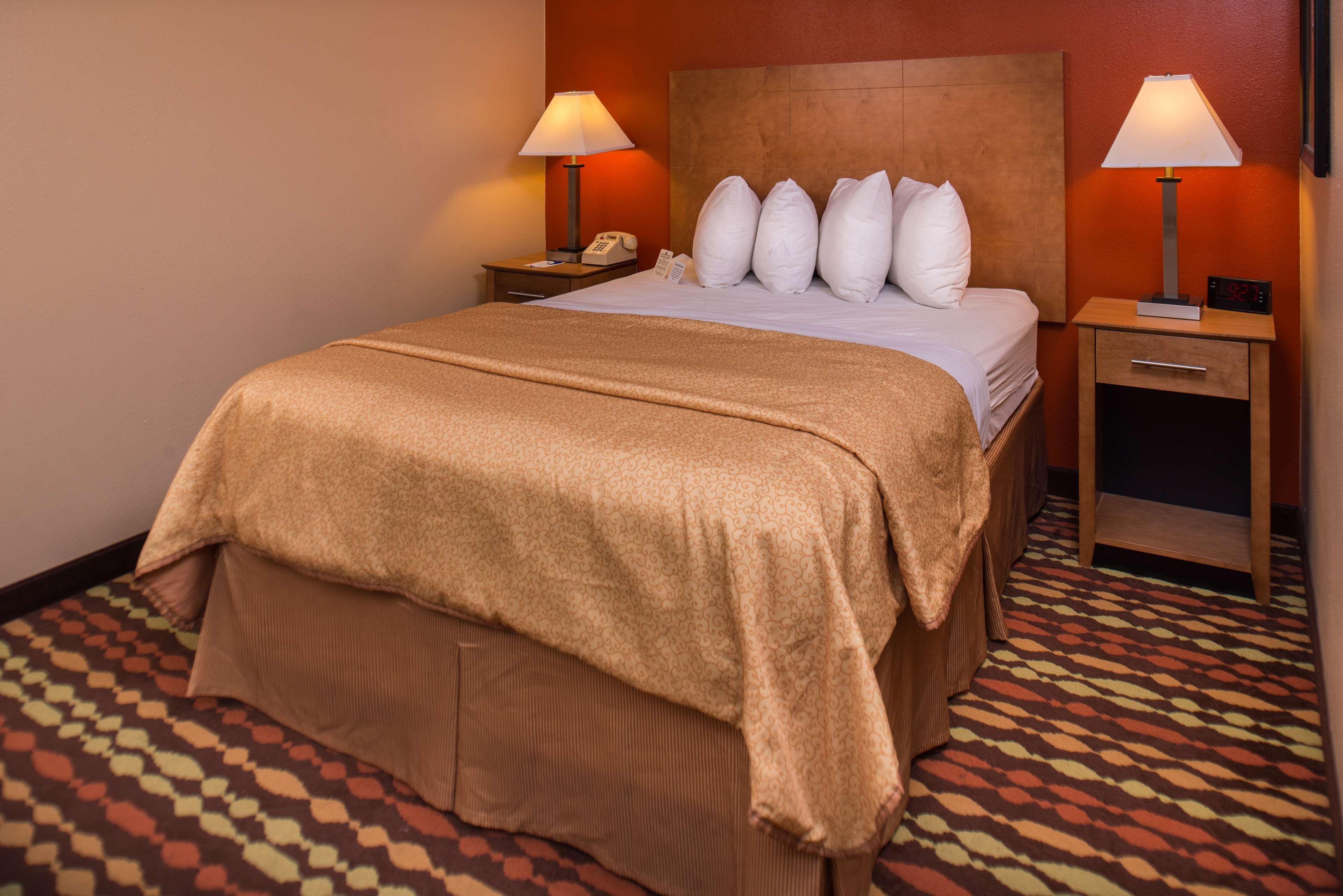 Best Western Ambassador Inn & Suites Wisconsin Dells Εξωτερικό φωτογραφία